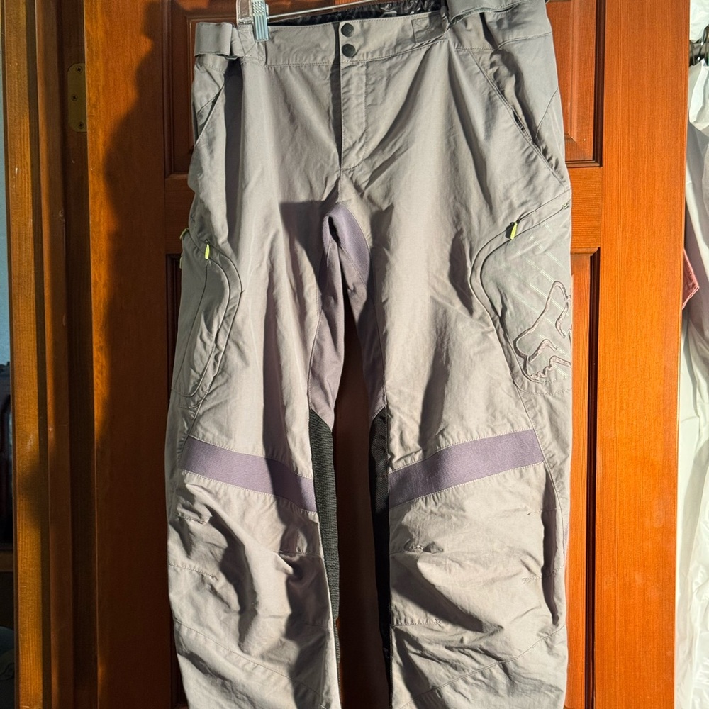 Fox Racing pants Women’s size 13/14 EUC-grey with mesh lining